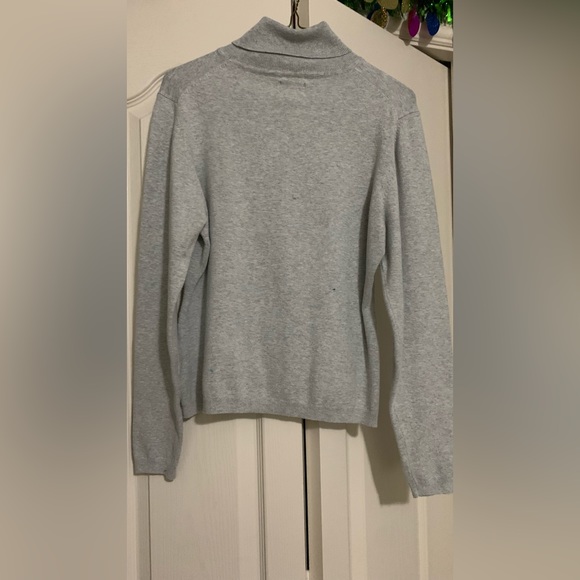Large grey turtleneck. Great condition barely worn - Picture 2 of 2
